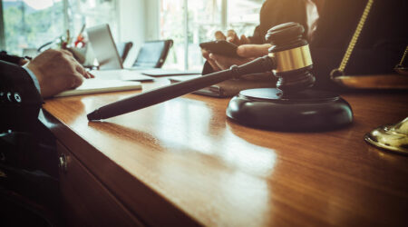 Factors to consider while hiring a personal injury lawyer