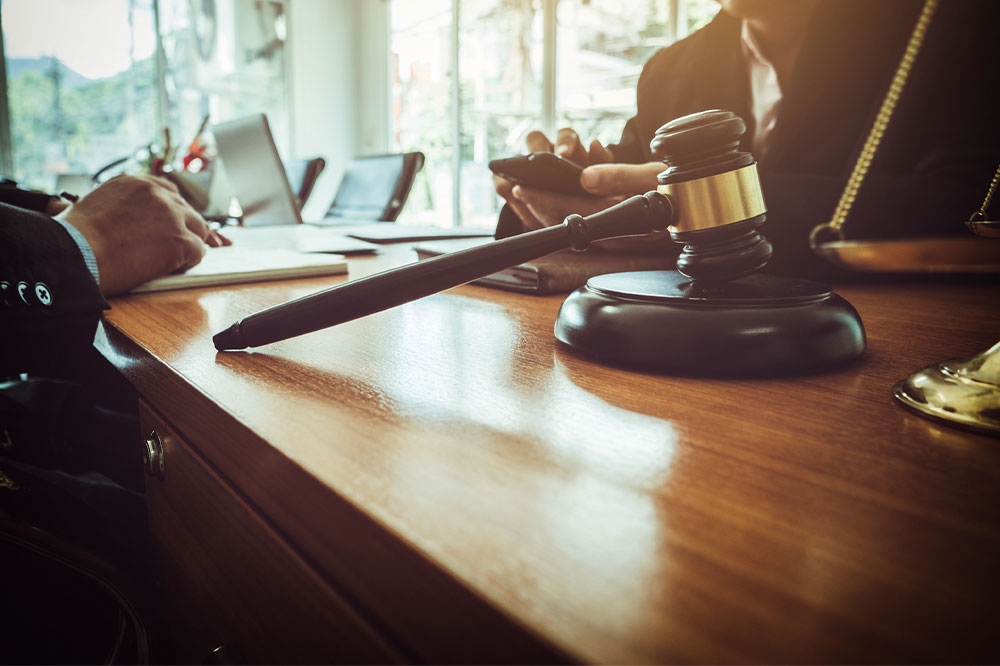 Factors to consider while hiring a personal injury lawyer