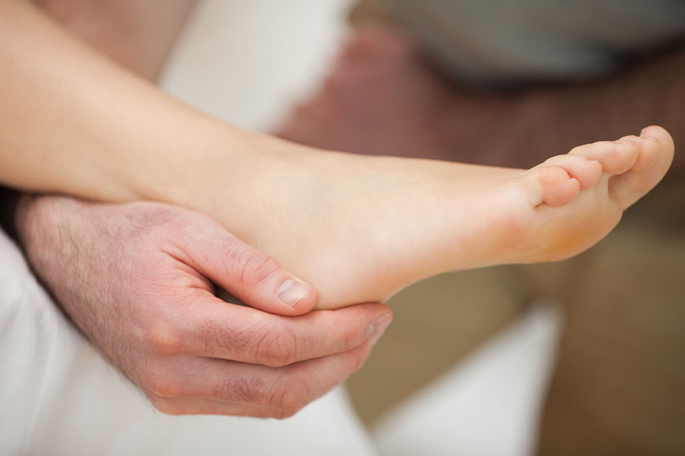 Ankle dislocation &#8211; Causes, diagnosis, signs, and more