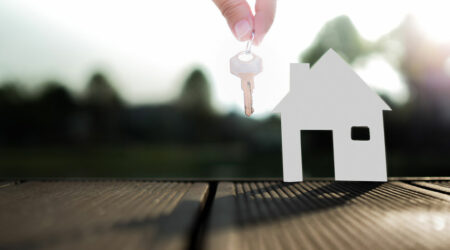 Tips for selling a house and key precautions