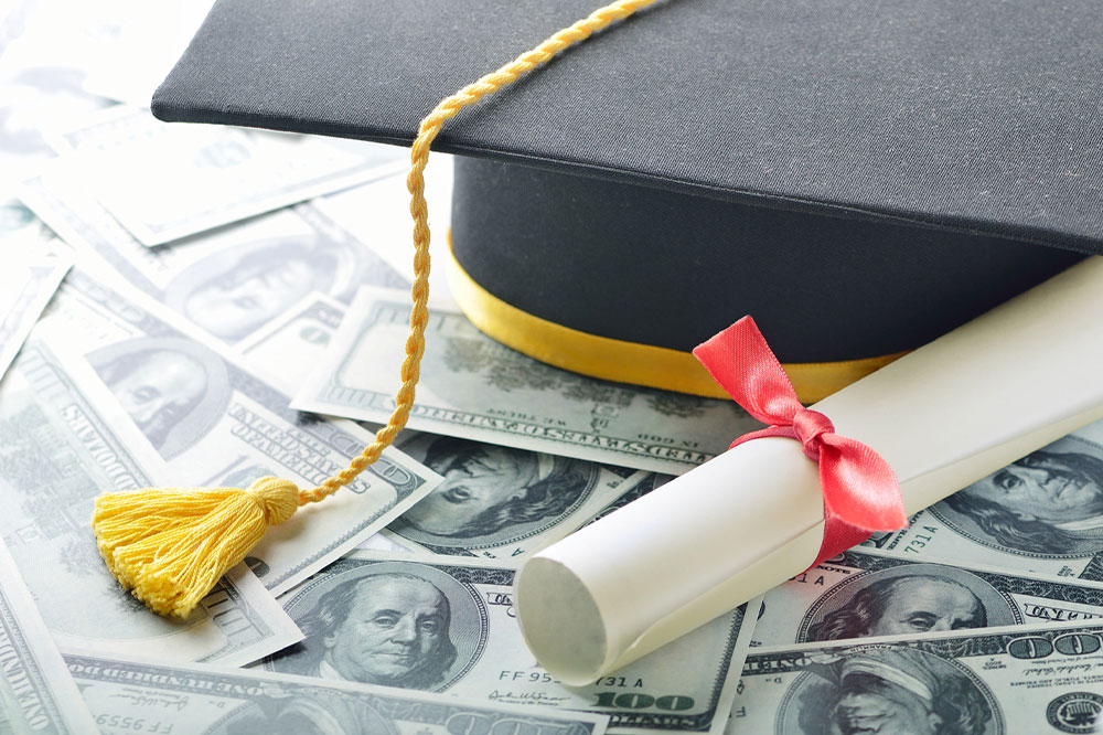 Student loans – Types, costs, and scholarships